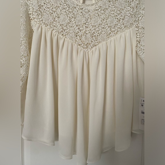 Beautiful Zara Blouse - Picture 6 of 6